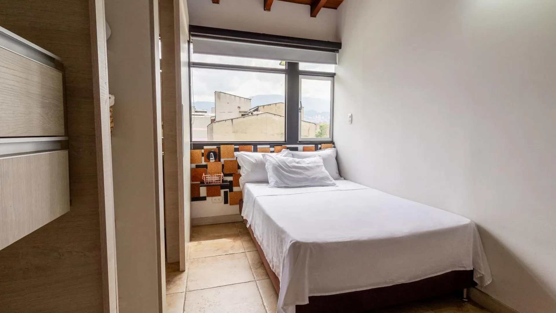Platinum Home Medellin 3*,  Colombia